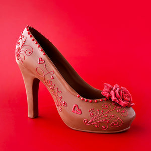 CHOCOLATE CLASSIC PUMP SHOE, ONLY  AVAILABLE FOR PURCHASE OR PICK UP IN OUR RETAIL STORES.